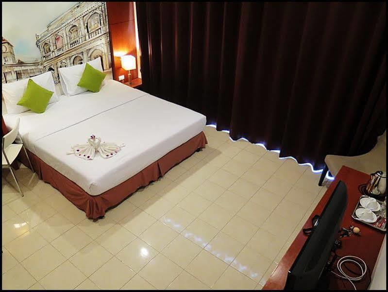 Sugar Ohana Poshtel Phuket Eksteriør billede